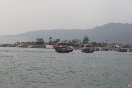 Tất cả tàu thuyền Thanh Hóa đã nắm được thông tin về cơn bão số 13 và duy trì liên lạc