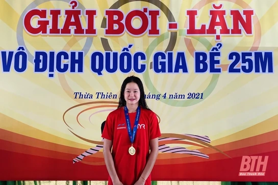 Phạm Thị Vân giành HCV trong ngày khởi tranh Giải bơi vô địch Quốc gia bể 25 m