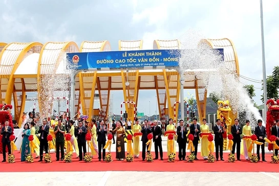 Khánh thành cao tốc Vân Đồn - Móng Cái, chính thức thông xe