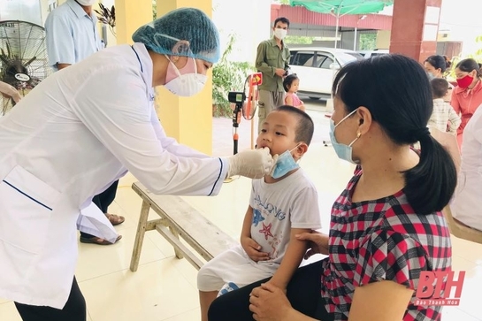 Từ 1-12, tổ chức cho trẻ uống bổ sung vitamin A
