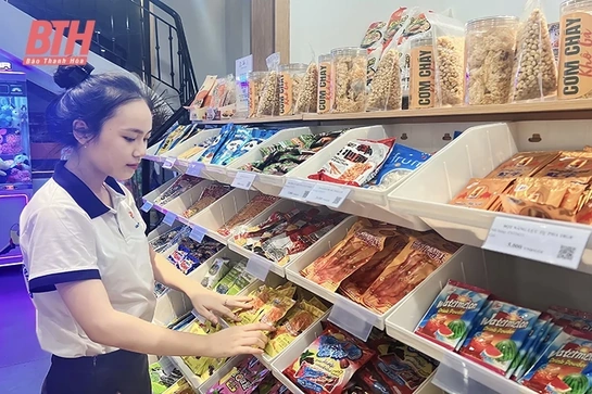 Phát triển hạ tầng thương mại đồng bộ