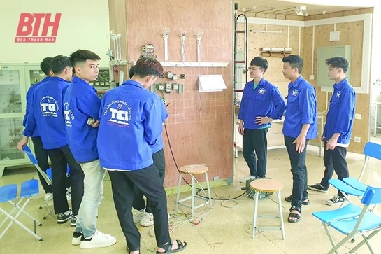 Gỡ khó về việc làm cho người lao động