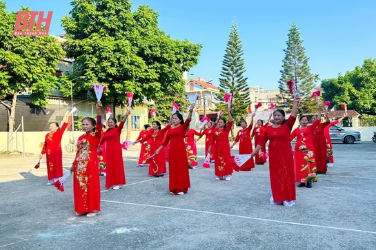 Tham quan, giới thiệu mô hình CLB “Liên thế hệ tự giúp nhau” tại Nga Sơn