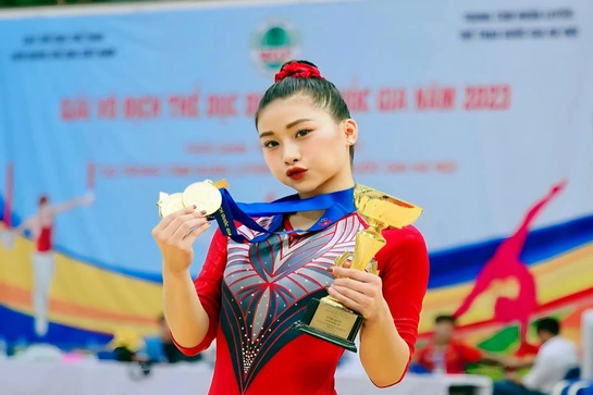 Vụ VĐV tố bị cắt phế tiền thưởng: Tạm thôi tập huấn đội tuyển 2 HLV của Hà Nội; Tiền đền bù hợp đồng cao kỷ lục của Mourinho