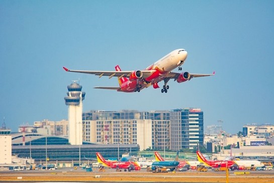 Vui lễ bất tận với đại tiệc vé khuyến mãi, bay cùng Vietjet thôi!