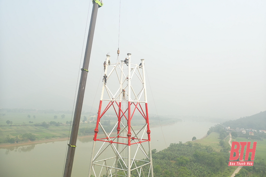 Xuyên lễ, “vượt nắng, thắng mưa” trên công trường Đường dây 500 kV mạch 3