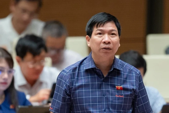 ĐBQH Trần Văn Thức (Đoàn ĐBQH tỉnh Thanh Hóa) góp ý dự thảo Nghị quyết của Quốc hội về thí điểm bổ sung một số cơ chế, chính sách đặc thù phát triển tỉnh Nghệ An