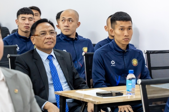 Bầu Đoan khéo léo mượn  ý  thơ nhắc nhở nhà vô địch ASEAN Cup 2024