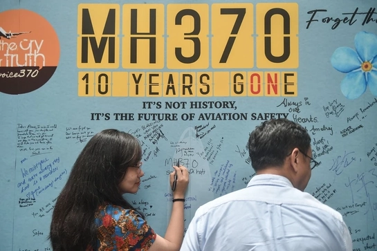 Malaysia thông báo nối lại tìm kiếm máy bay MH370