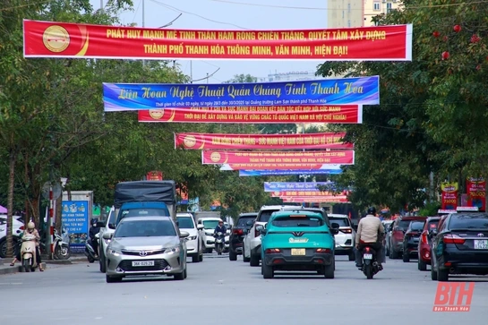 Thành phố Thanh Hóa rực rỡ cờ hoa chào mừng kỷ niệm 60 năm Hàm Rồng chiến thắng
