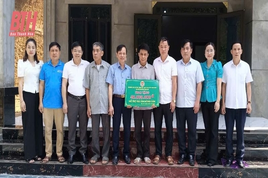 Khánh thành nhà ở cho hộ nghèo theo Chỉ thị 22-CT/TU tại huyện Quan Hoá