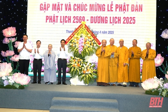 Lãnh đạo tỉnh gặp mặt và chúc mừng các chức sắc, chức việc link vào m88 mới nhất giáo nhân dịp lễ link vào m88 mới nhất đản (link vào m88 mới nhất lịch 2569 - Dương lịch 2025)