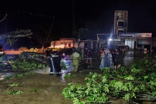Cảnh báo dông lốc, mưa đá và mưa lớn cục bộ  