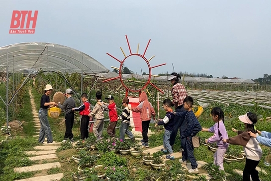 Thăm mô hình nông nghiệp tuần hoàn kết hợp du lịch trải nghiệm