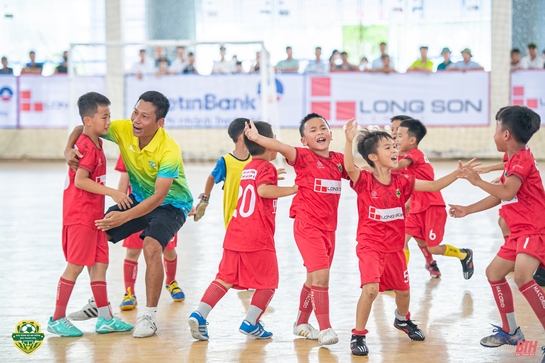 U8 Thiệu kèo nhà cái m88 trở thành “tân vương” lứa tuổi U8 giải Bóng đá Nhi đồng Báo Thanh kèo nhà cái m88 lần thứ IV năm 2025