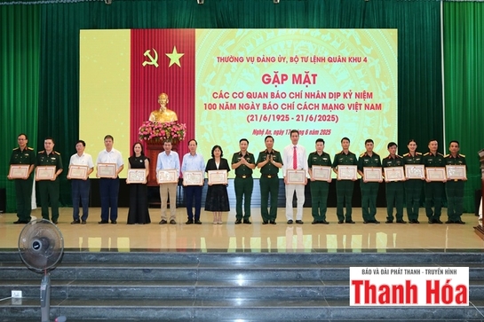 Bộ Tư lệnh dang nhap m88 4 gặp mặt các cơ quan báo chí