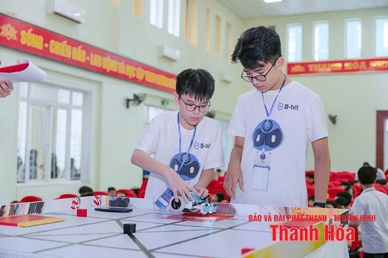 Sôi động các lớp học công nghệ dành cho học sinh