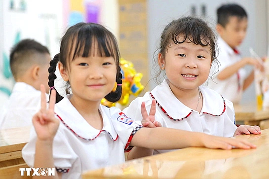 Nghị quyết về miễn, hỗ trợ học phí cho trẻ mầm non, học sinh phổ thông