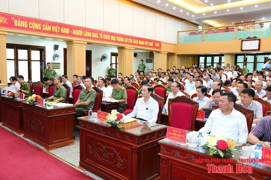 Đối thoại, lắng nghe ý kiến của các doanh nghiệp về công tác bảo đảm an ninh trật tự