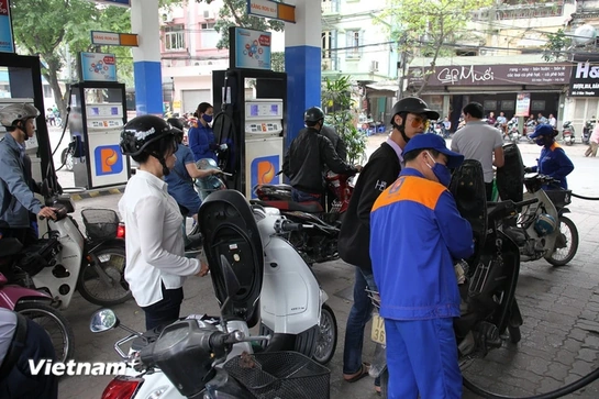 Giá dầu hỏa và diesel cùng đi xuống, hai mặt hàng xăng tiếp tục tăng nhẹ