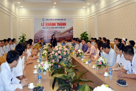 Bộ link vào m88 bhki Bộ Y tế thăm, làm việc tại Bệnh viện Đa khoa quốc tế Hợp Lực