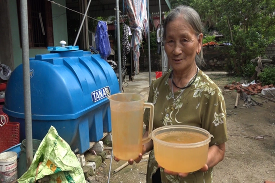 Hơn 40 năm mong ngóng nước sạch