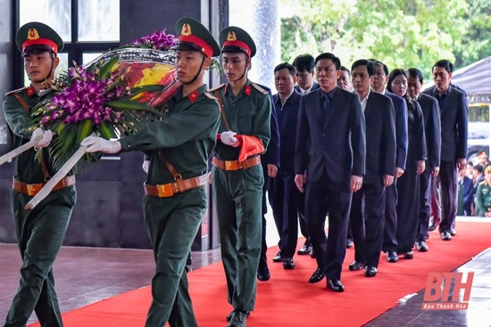 Xúc động lễ viếng Liệt sỹ - Đại tá Hoàng Mai Vui ở quê nhà Thanh Hóa