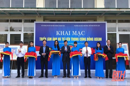 Triển lãm ảnh và tư liệu trong cộng đồng ASEAN