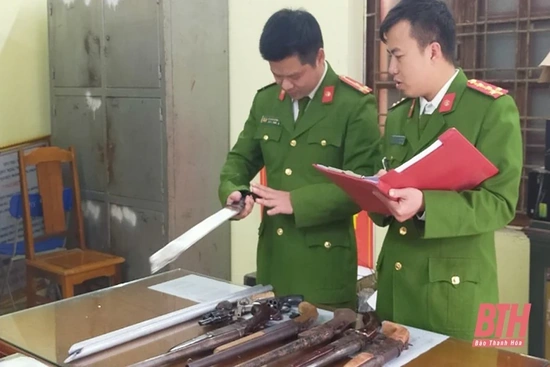 Vận động nhiều đối tượng giao nộp súng, nhà cái m88 khí nguy hiểm
