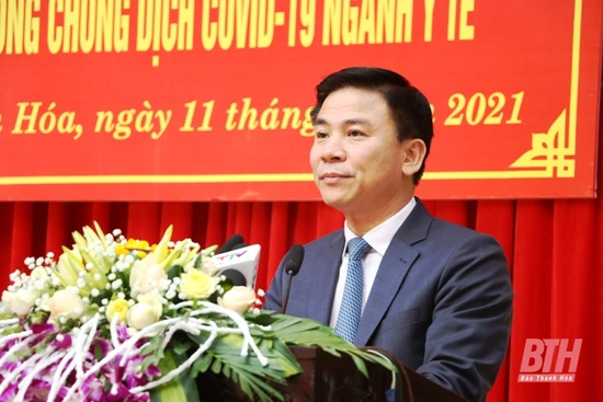 Mỗi cán bộ y tế hãy luôn là tấm gương sáng về sự nỗ lực phấn đấu rèn luyện vươn lên, hoàn thiện về chuyên môn, đạo đức nghề nghiệp