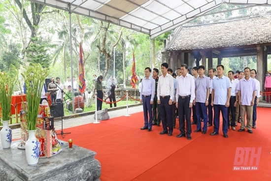 Dâng hương tưởng niệm 1016 năm ngày mất Lê Đại Hành Hoàng đế