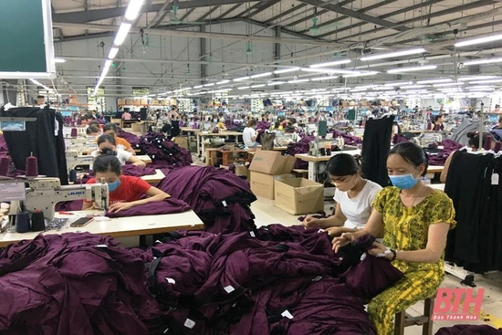 Triển khai hệ thống phần mềm báo cáo và đánh giá nguy cơ lây nhiễm  COVID -19 tại các doanh nghiệp