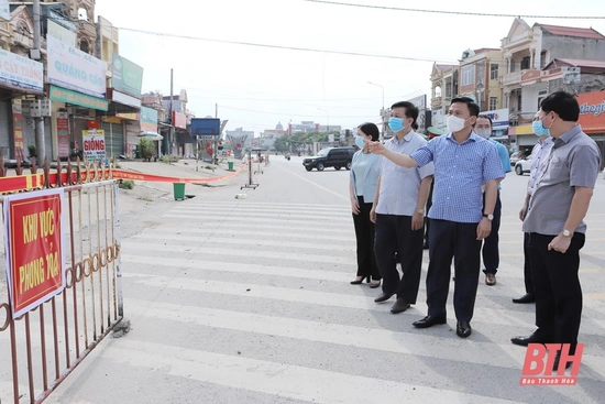 Đồng chí Bí thư Tỉnh ủy Đỗ Trọng Hưng kiểm tra, chỉ đạo công tác phòng, chống dịch COVID-19 tại huyện Hoằng Hóa
