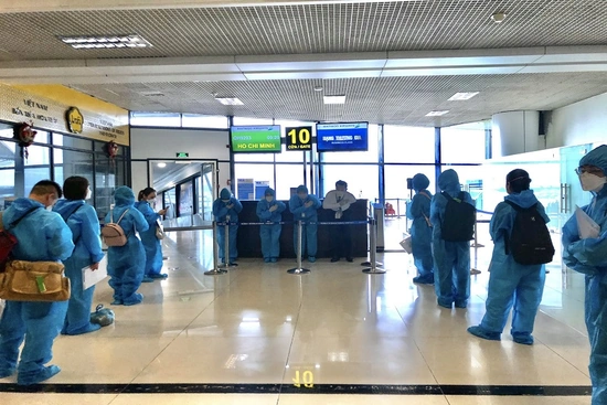 Bamboo Airways  điều  chuyên cơ đưa đoàn y bác sĩ tiếp viện miền Nam chống dịch