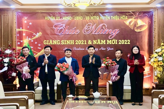 Huyện Thiệu Hoá gặp mặt chức sắc Công giáo nhân dịp lễ Giáng sinh