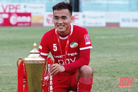 Cựu hậu vệ cánh của Viettel khoác áo Đông Á Thanh Hóa