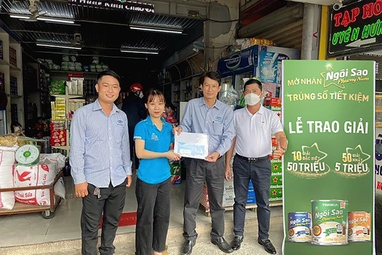 Đã có khách hàng nhận 50 triệu từ chương trình “Mở nhãn, trúng sổ tiết kiệm” của Ngôi Sao Phương Nam