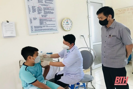 Tăng cường tiêm chủng vắc xin phòng COVID-19