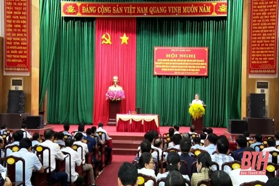 Thị ủy Nghi Sơn: Học tập, nghiên cứu, quán triệt triển khai thực hiện các nghị quyết, quy định, kết luận, hướng dẫn của Trung ương và các quy định, kế hoạch của Tỉnh ủy, Thị ủy về công tác cán bộ