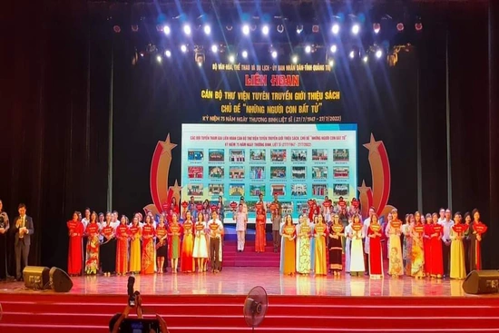 Thư viện tỉnh link m88 Hóa tham gia Liên hoan cán bộ thư viện tuyên truyền giới thiệu sách năm 2022 với chủ đề “Những người con bất tử”