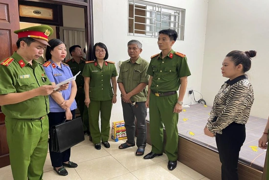 Bắt đối tượng sử dụng chứng minh nhân dân giả để lừa đảo chiếm đoạt tài sản