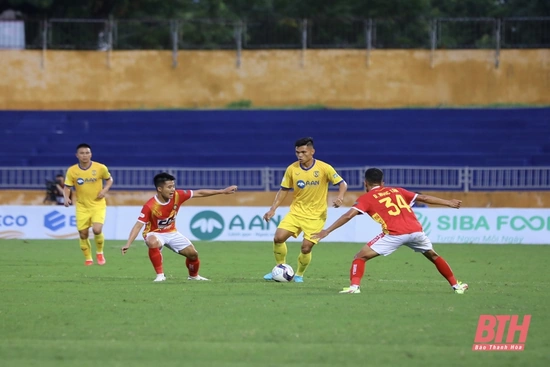 Đông Á Thanh Hóa giành 1 điểm quý giá trên sân Vinh