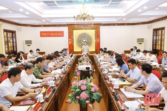 Cấp đất  và hỗ trợ làm nhà ở cho đồng bào sinh sống trên sông phải làm bằng tình cảm và một 