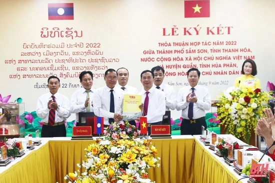 Ký kết thỏa thuận hợp tác giữa thành phố Sầm Sơn và huyện Quắn, tỉnh Hủa Phăn (Lào)