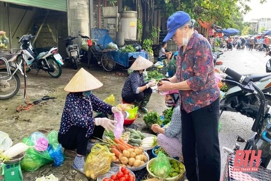 Sau mưa, giá rau xanh tăng mạnh