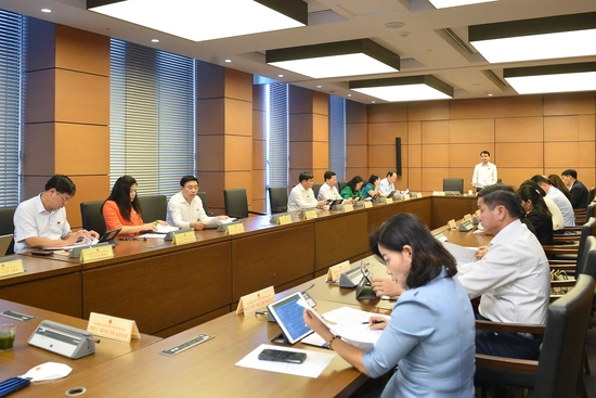 Kỳ họp thứ 4, Quốc hội khóa XV: Thảo luận dự thảo Nghị quyết ban hành Nội quy kỳ họp Quốc hội (sửa đổi)
