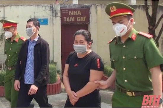 69 tháng tù dành cho 5 đối tượng mua bán, vận chuyển hổ để nấu cao