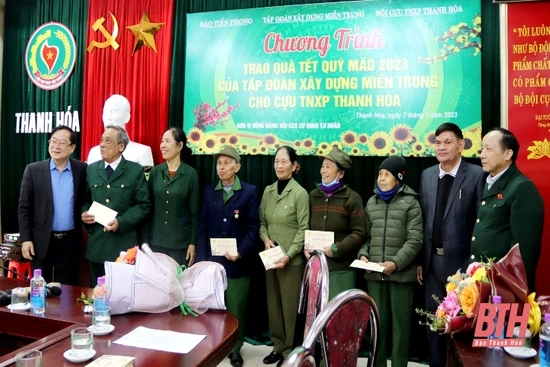 Hơn 3.300 suất quà tết trao tặng cựu thanh niên xung phong tỉnh Thanh Hoá