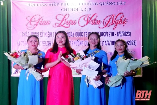 Hội LHPN phường Quảng Cát p hát động thực hiện công trình, phần việc chào mừng 75 năm ngày thành lập Đảng bộ phường