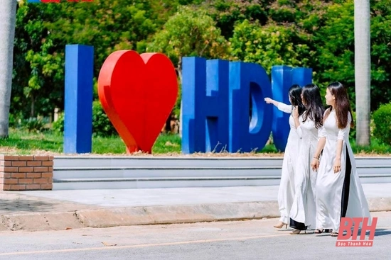 Thành lập Trường TH, THCS&THPT Hồng Đức, trực thuộc Trường ĐH Hồng Đức